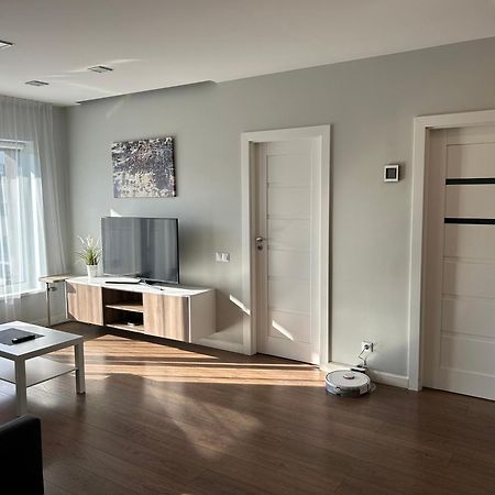Your Home - Spacious Apartment In City Center, With Balcony & Self Check-In ヴィリニュス エクステリア 写真