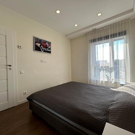 Your Home - Spacious Apartment In City Center, With Balcony & Self Check-In ヴィリニュス エクステリア 写真