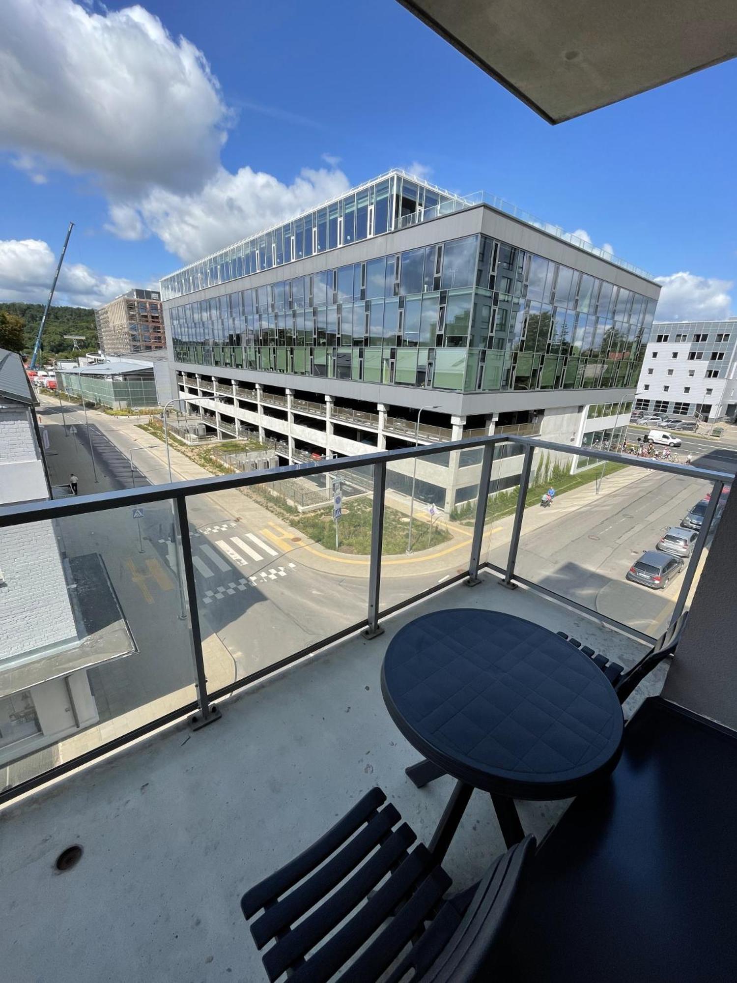 Your Home - Spacious Apartment In City Center, With Balcony & Self Check-In ヴィリニュス エクステリア 写真