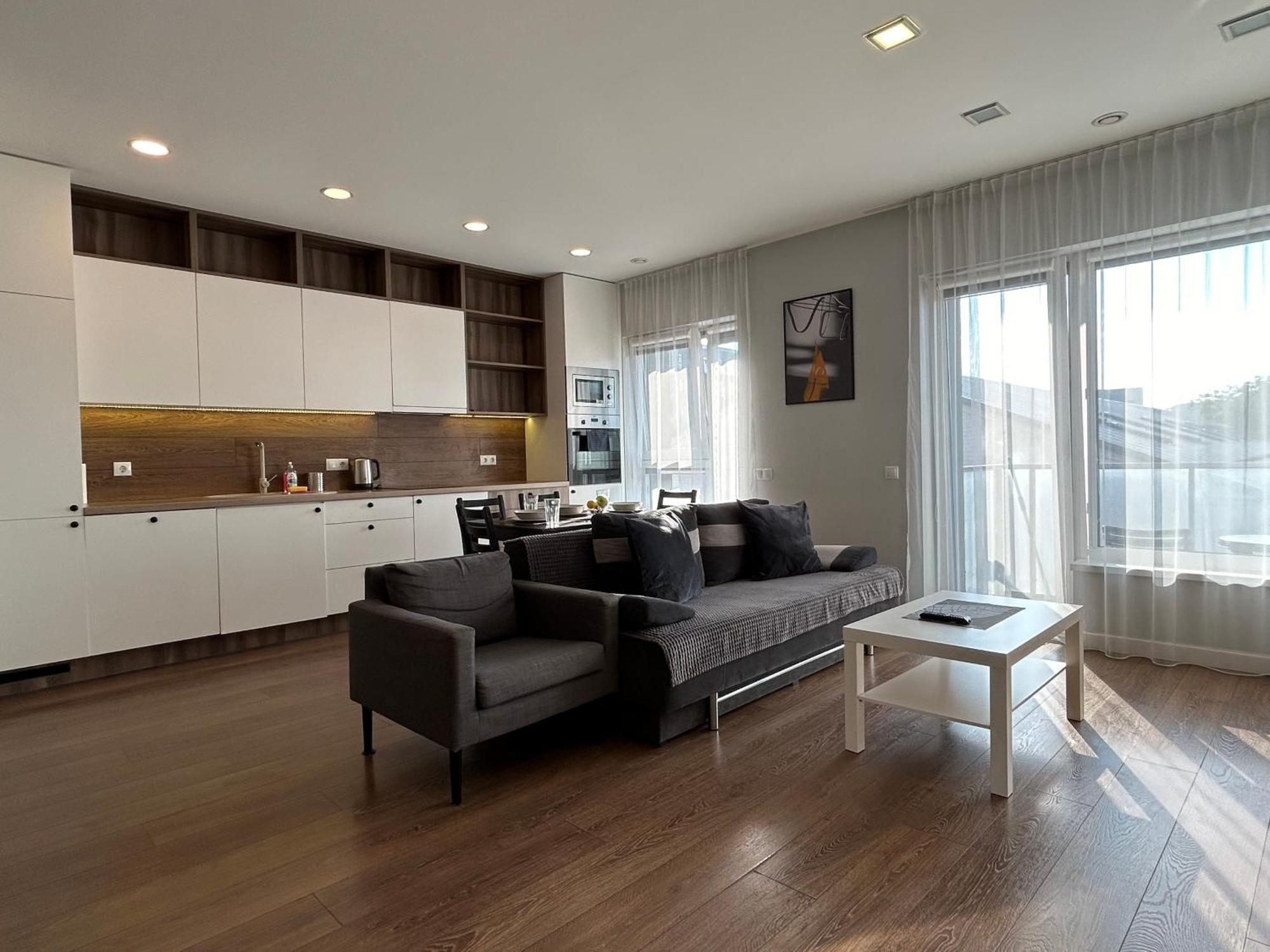 Your Home - Spacious Apartment In City Center, With Balcony & Self Check-In ヴィリニュス エクステリア 写真