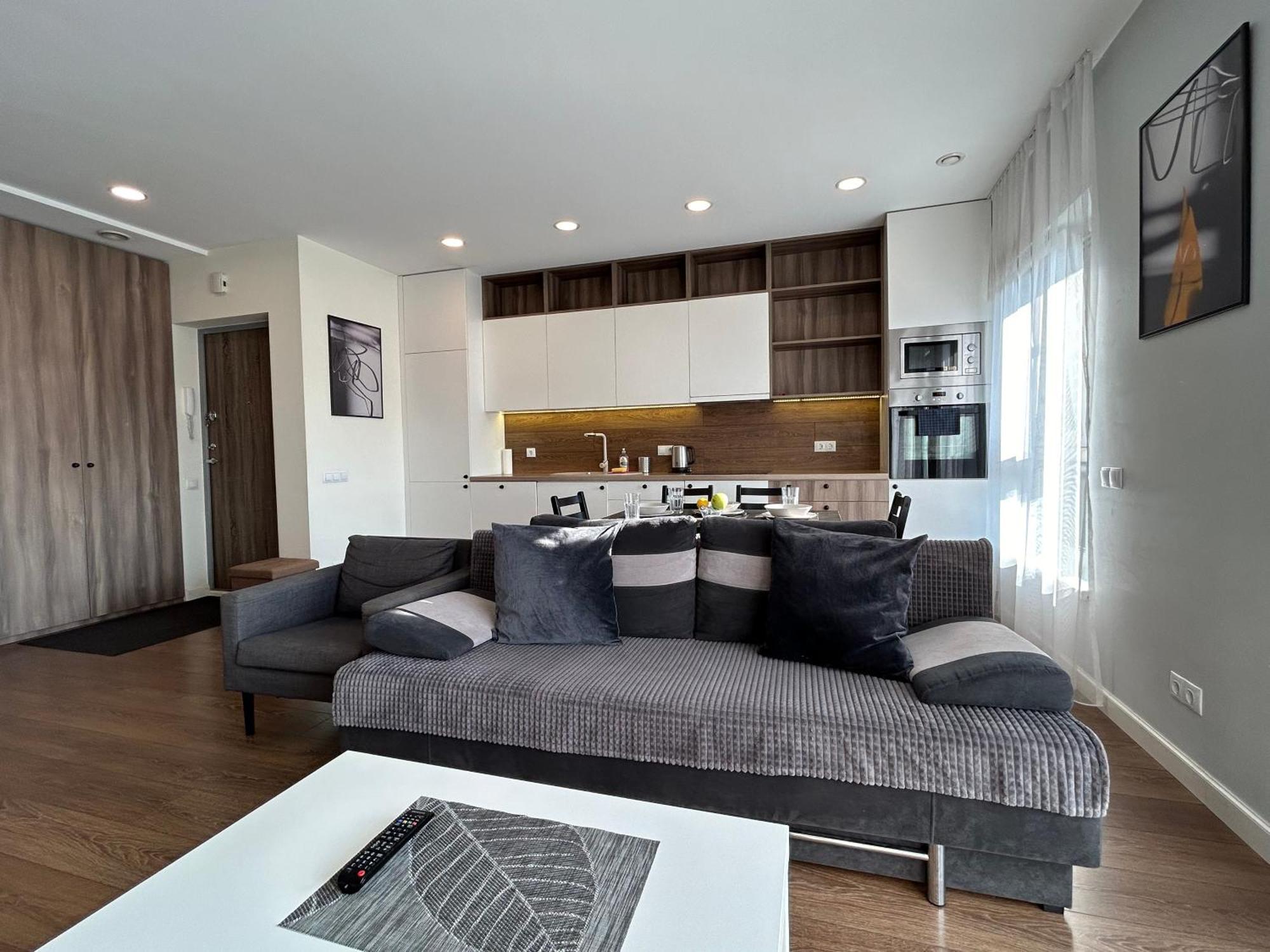 Your Home - Spacious Apartment In City Center, With Balcony & Self Check-In ヴィリニュス エクステリア 写真