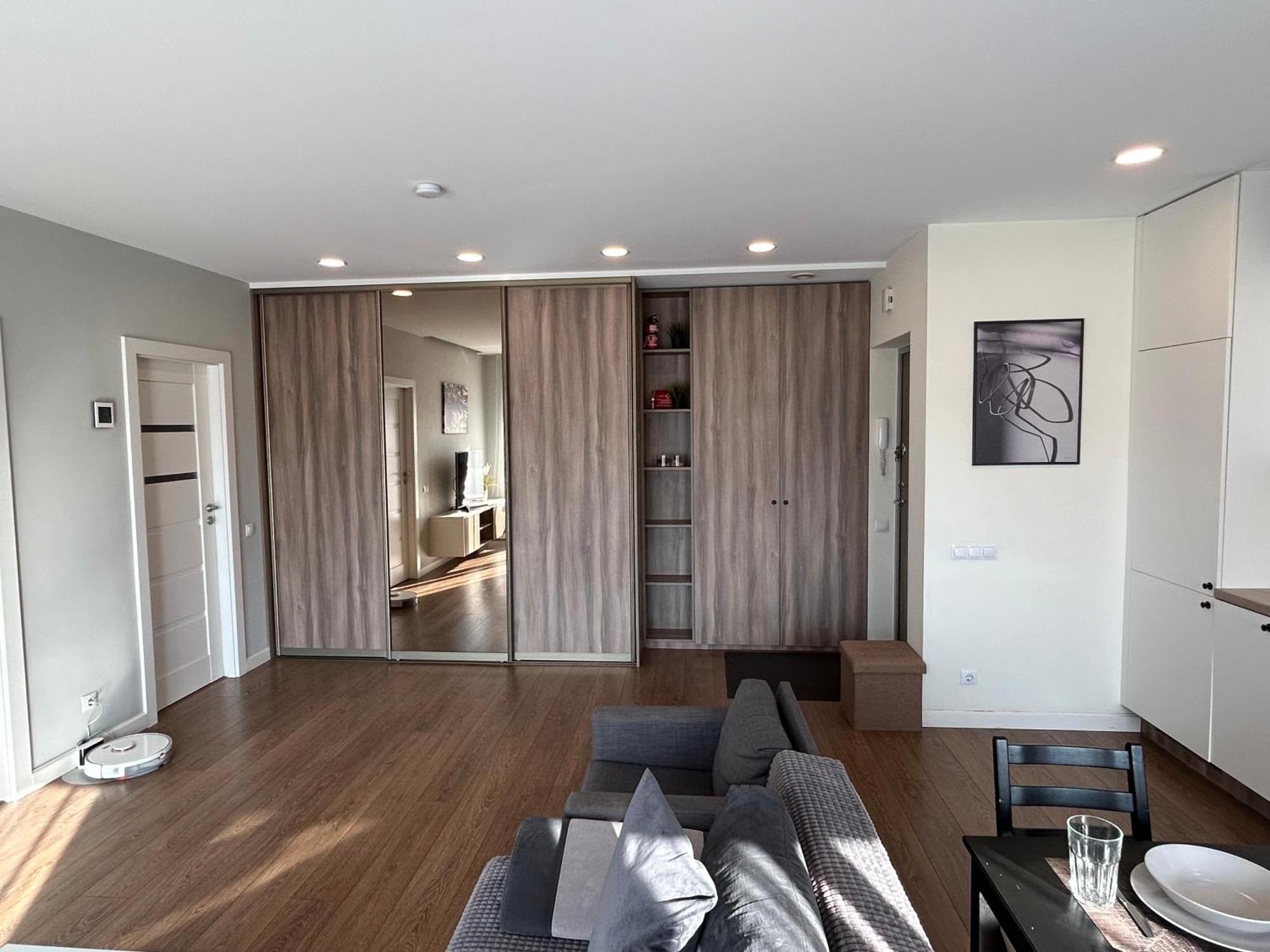 Your Home - Spacious Apartment In City Center, With Balcony & Self Check-In ヴィリニュス エクステリア 写真