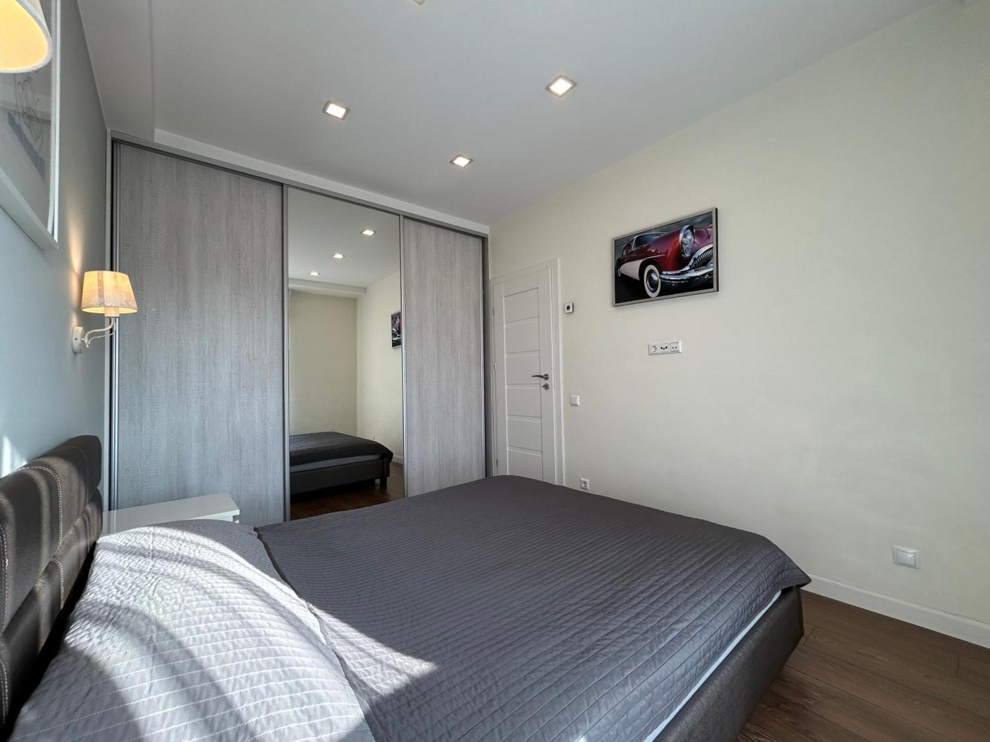 Your Home - Spacious Apartment In City Center, With Balcony & Self Check-In ヴィリニュス エクステリア 写真